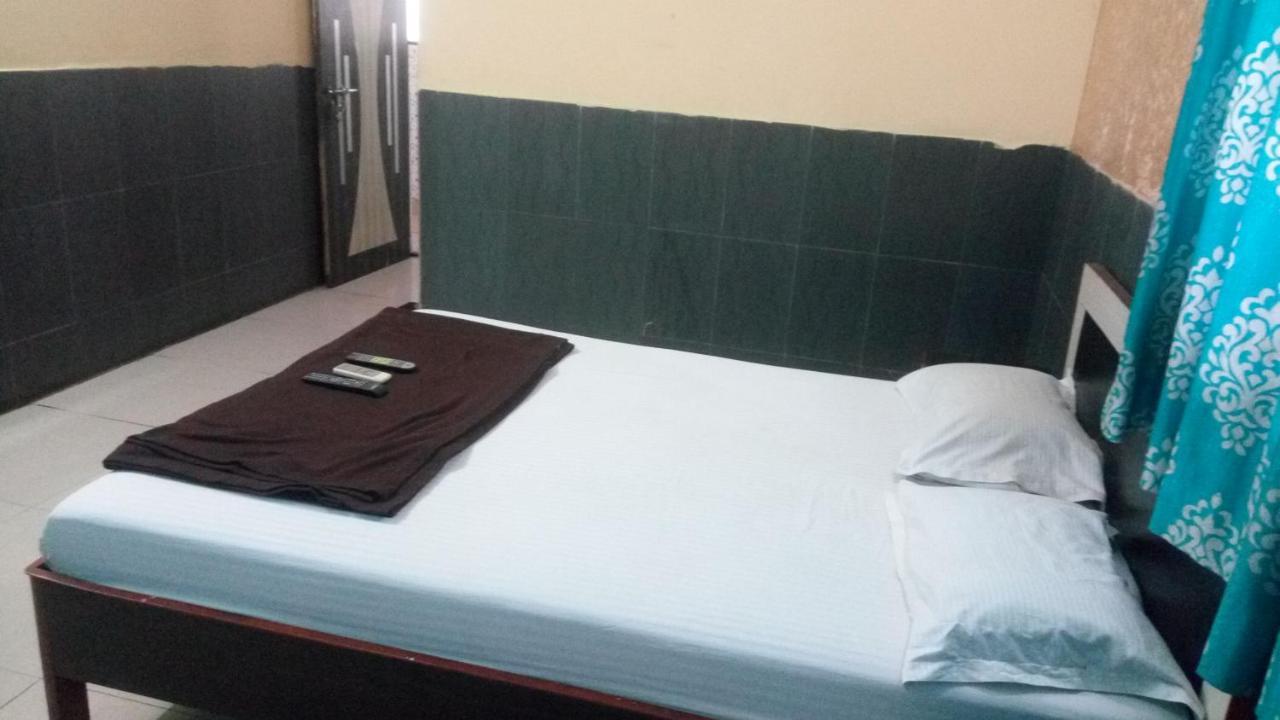 Hotel Sarang Lodge Panvel Exterior foto