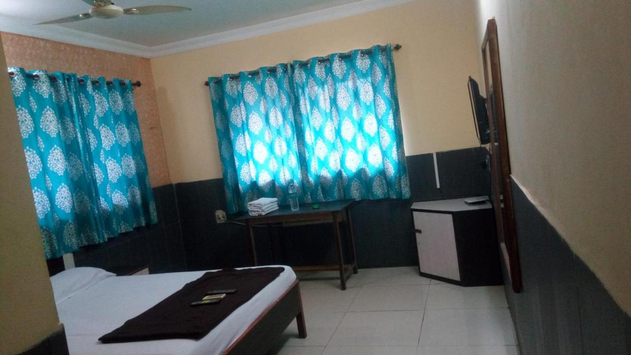 Hotel Sarang Lodge Panvel Exterior foto
