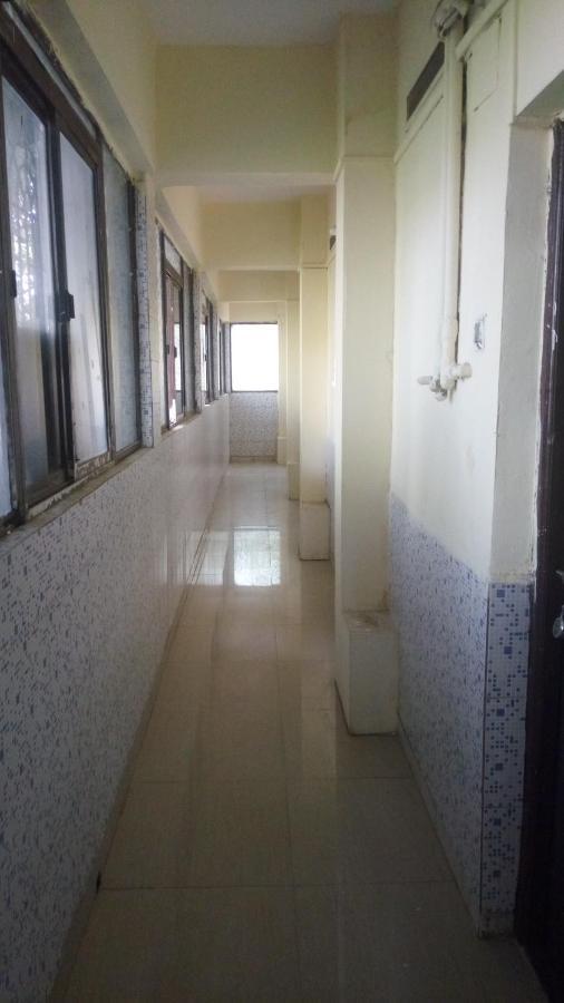 Hotel Sarang Lodge Panvel Exterior foto