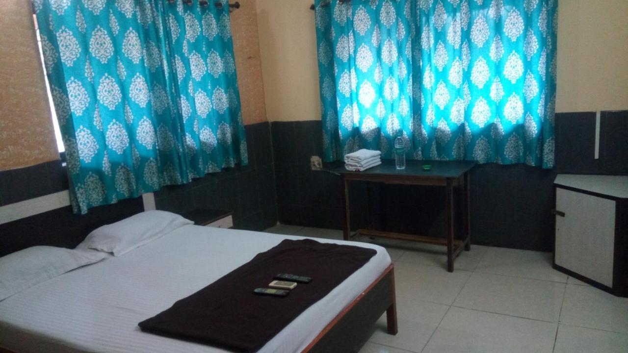 Hotel Sarang Lodge Panvel Exterior foto